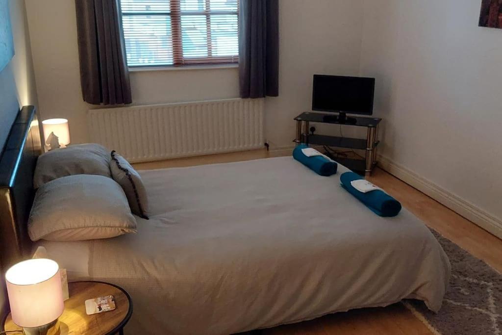 The Lighthouse Loft Apartment Whitehead ภายนอก รูปภาพ